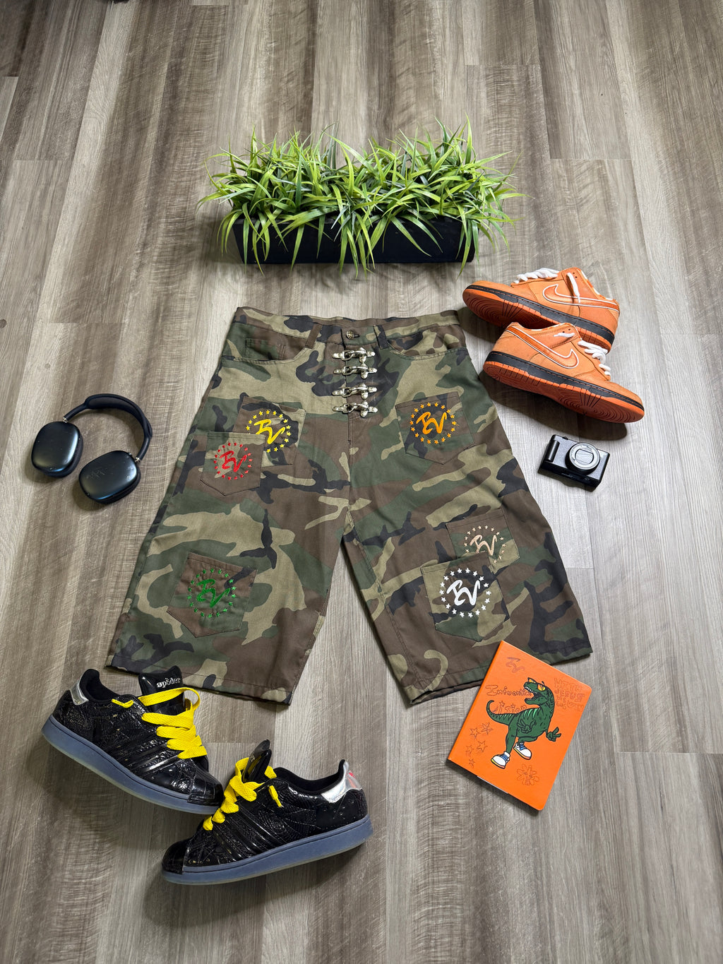 "CAMO" IV STACKED PATCH
POCKET JORTS